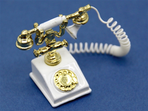 Tc0499 - Antique telephone
