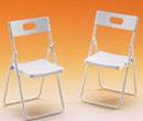 Tc0903 - Deux chaises pliantes blanches 