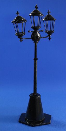 Mb0323 - Dreiarmige Straßenlaterne